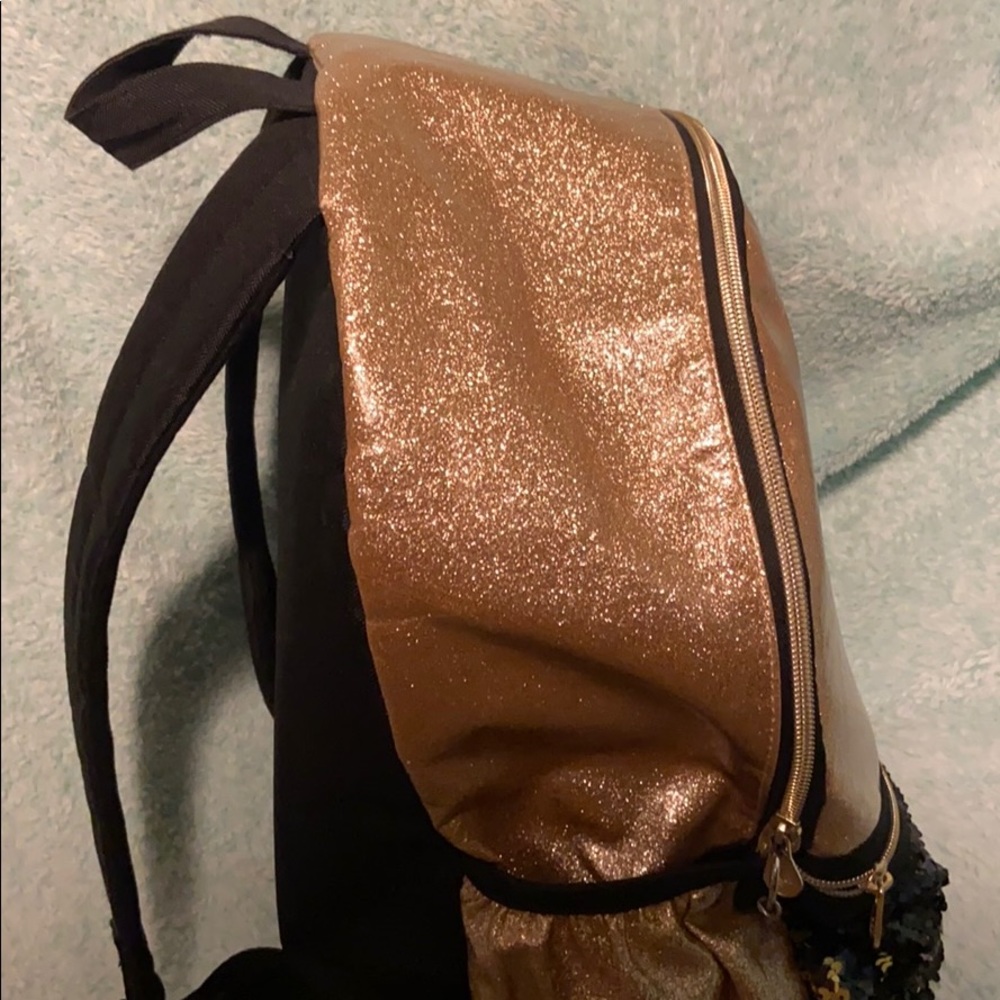 Backpack - Picture 2 of 4
